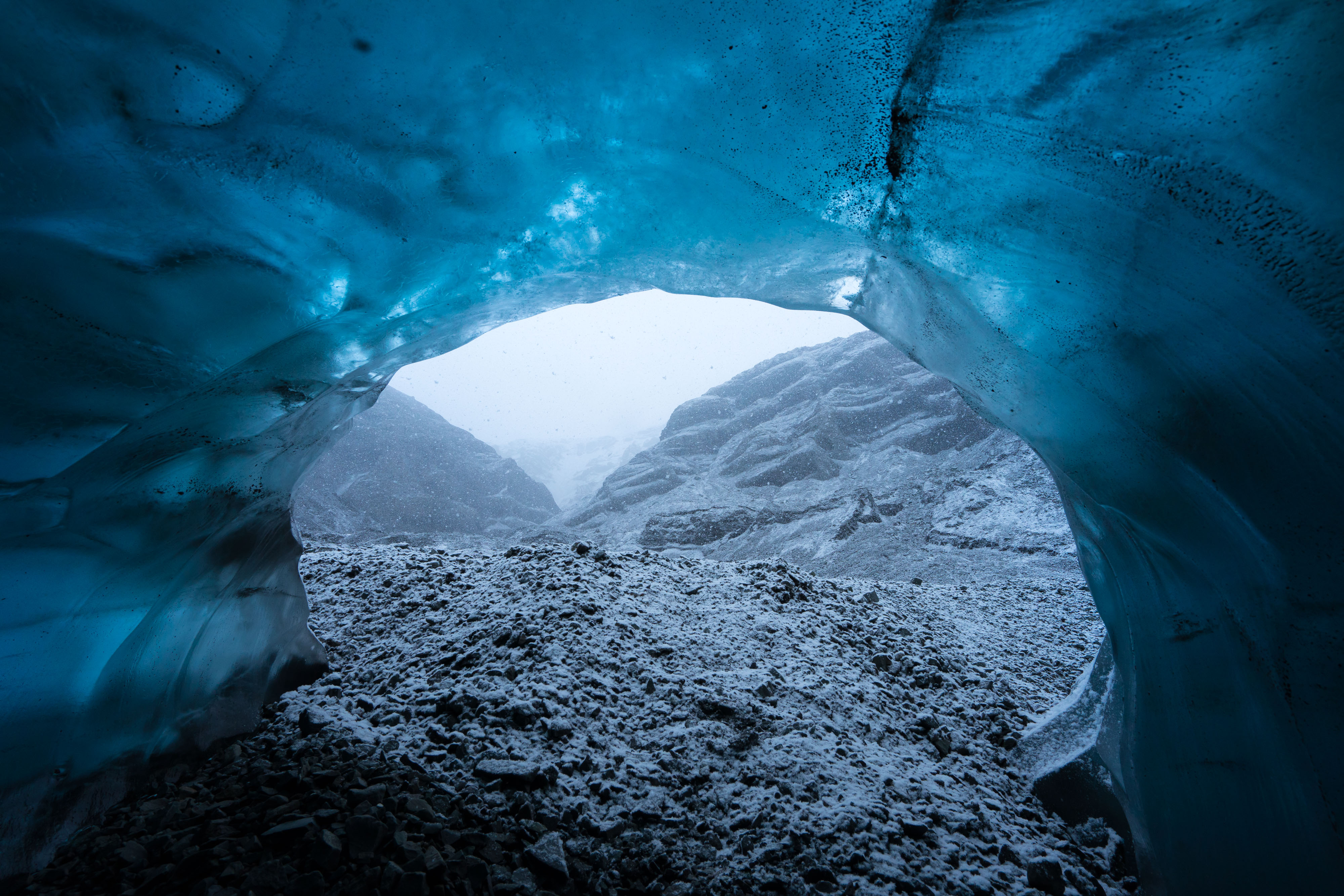 A7RII shoots in Iceland's glacier caves | Photoclubalpha