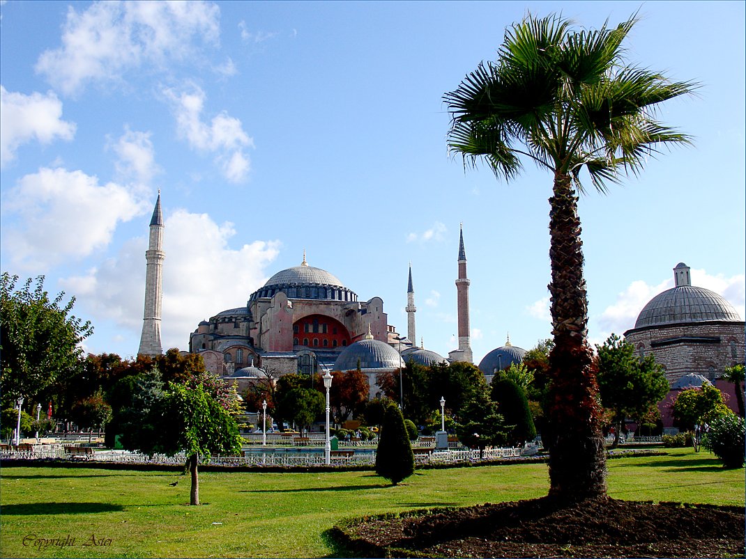 Hagia Sophia-Istanbul - 20 September 2007 - 09.25 hrs.jpg