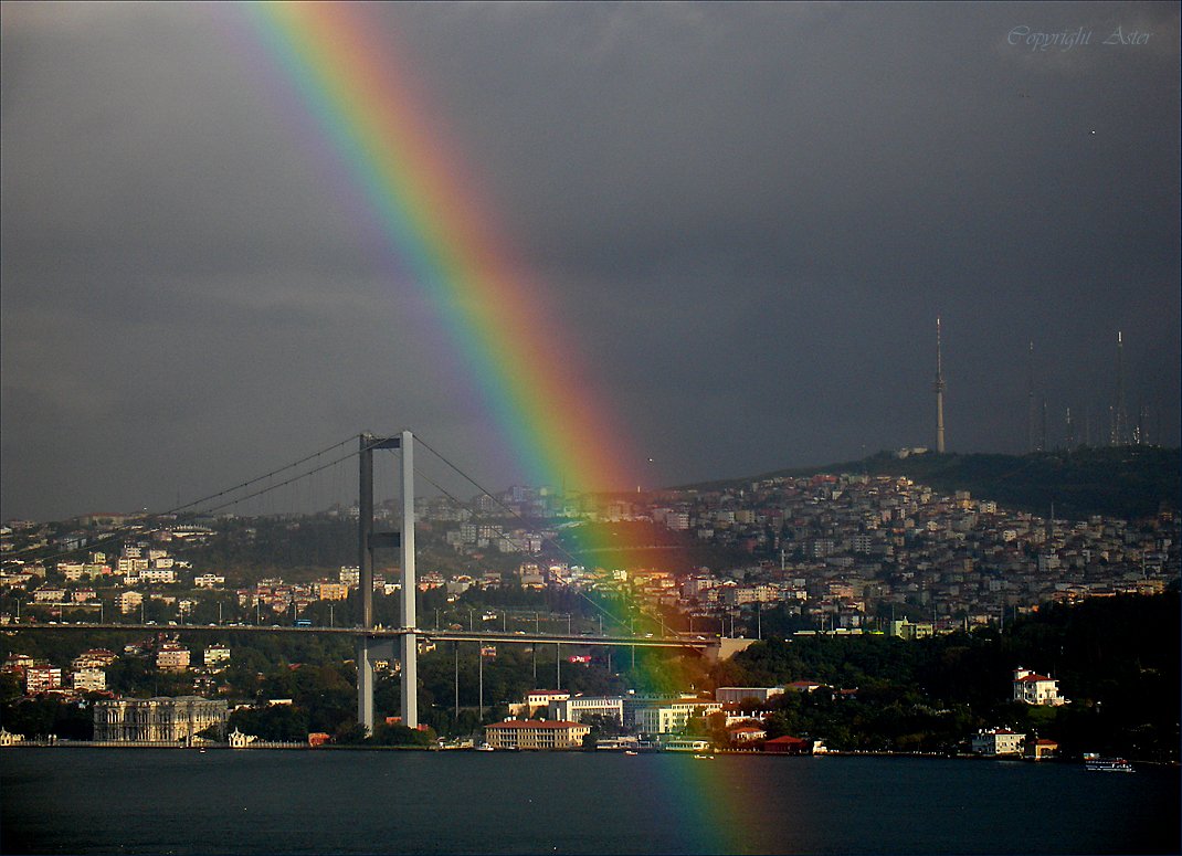 Rainbow over the Bosphorus - 15 October 2005 - 16.56 hrs.jpg