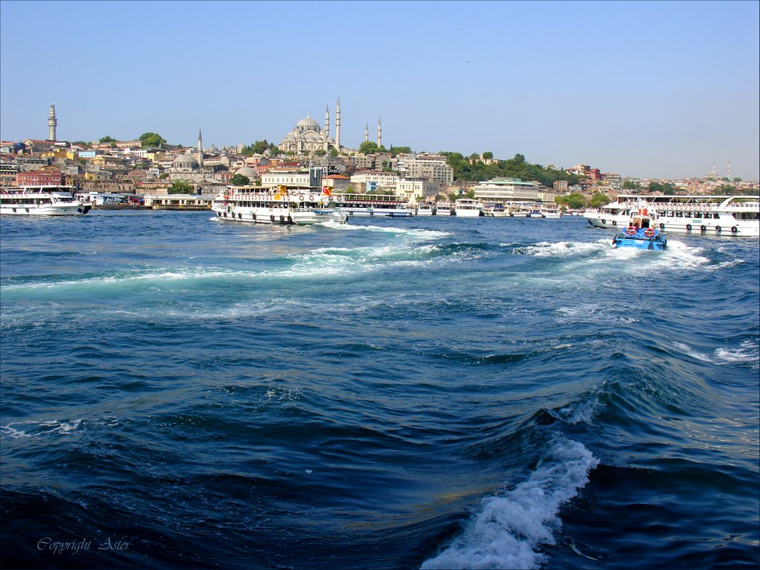 Looking towards Sulaymaniye Mosque.jpg